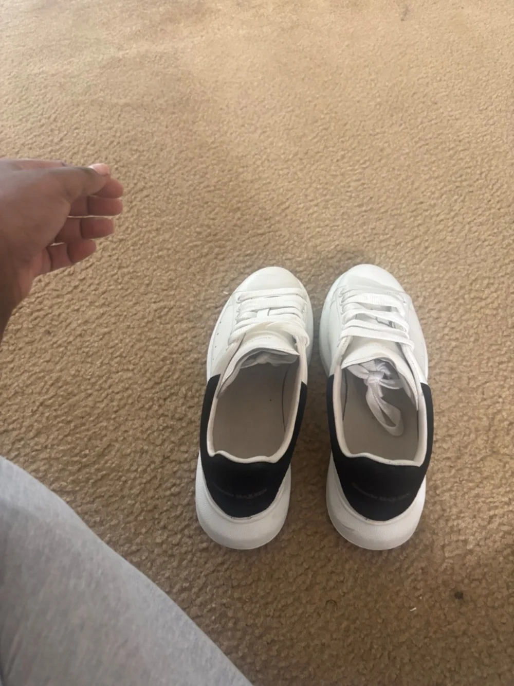 Alexander Mcqueens - Picture 2 of 4